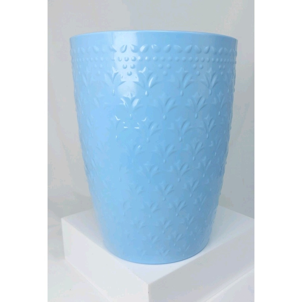 The Pioneer Woman Fleur Utensil Holder Embossed Plastic Crock 7" Lt Blue Grip